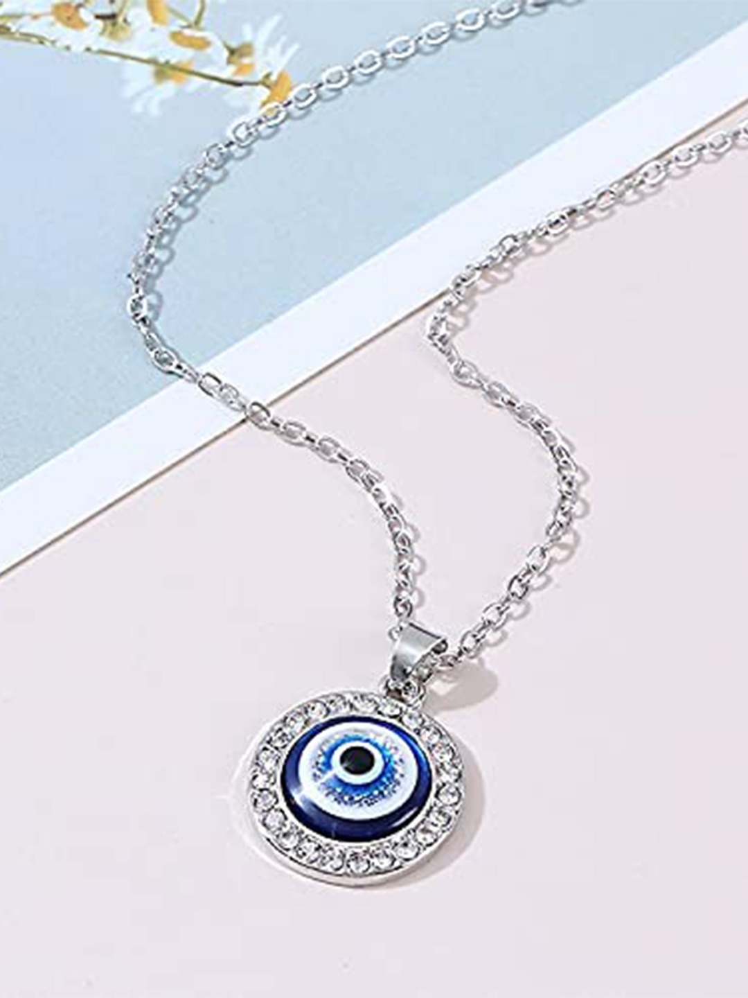 

Pinapes Silver-Plated Evil Eye Chain