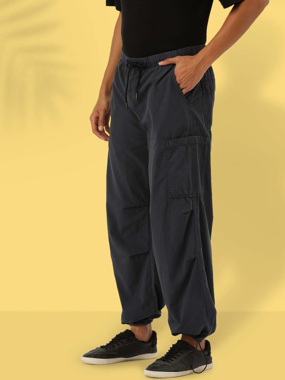 

Bene Kleed Men Mid-Rise Parachute Fit Pure Cotton Cargos, Blue