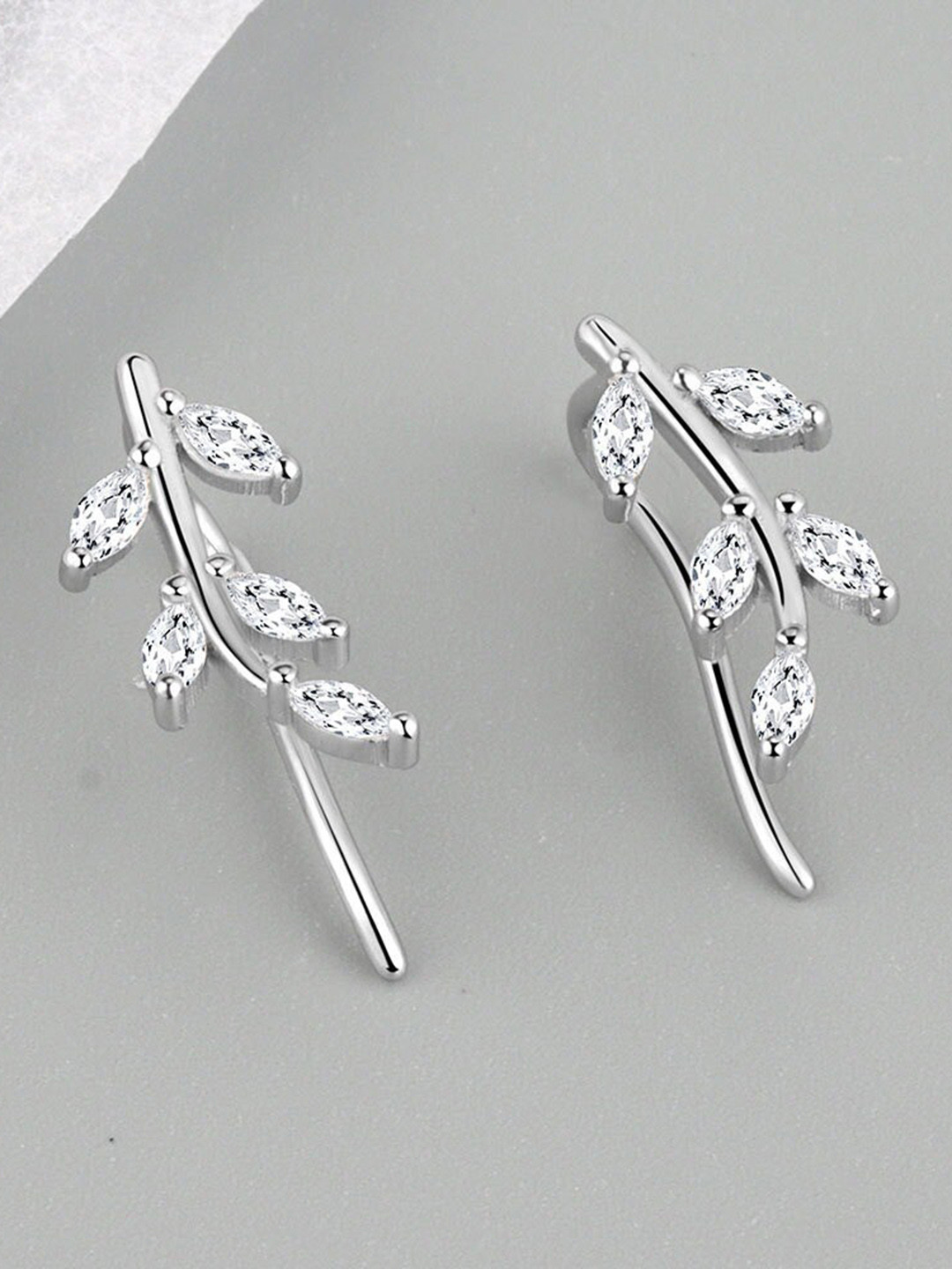 

MYKI Silver-Plated Cubic Zirconia-Studded Leaf Shaped Studs Earrings