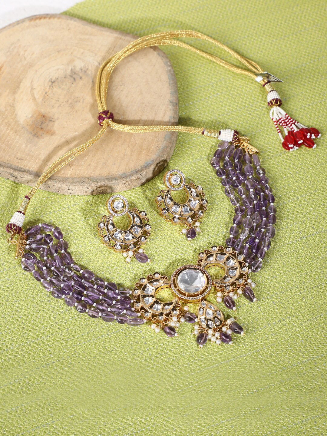 

AURAA TRENDS 22KT Gold-Plated Kundan Studded & Beaded Jewellery Set