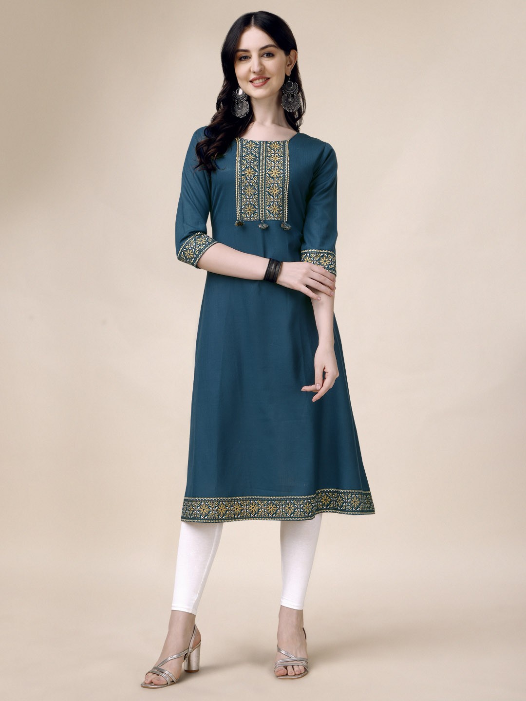

GOROLY Floral Yoke Design Thread Work Round Neck A-Line Cotton Kurta, Blue
