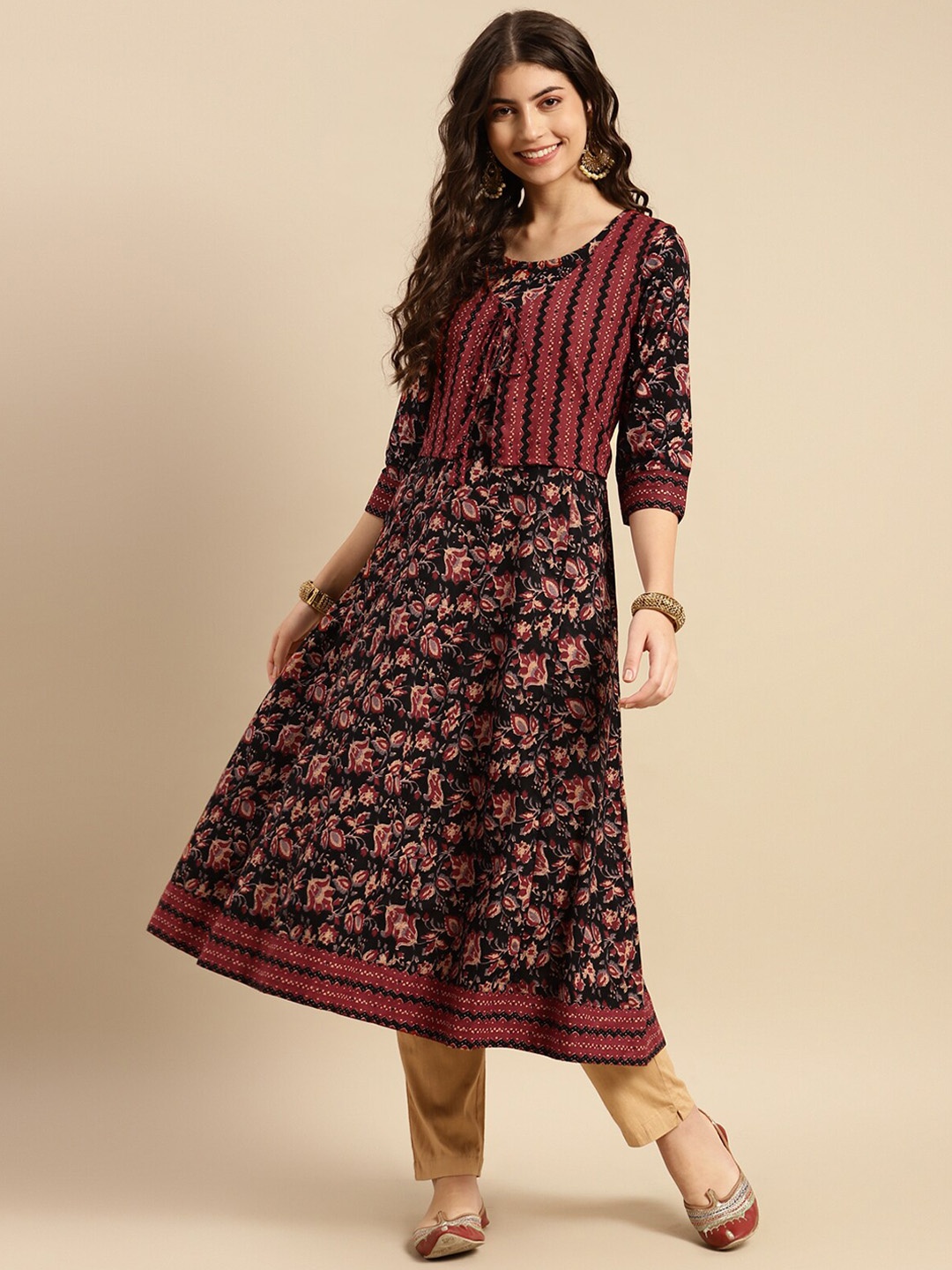 

Rangita Floral Printed Pure Cotton Anarkali Kurta With Jacket, Black