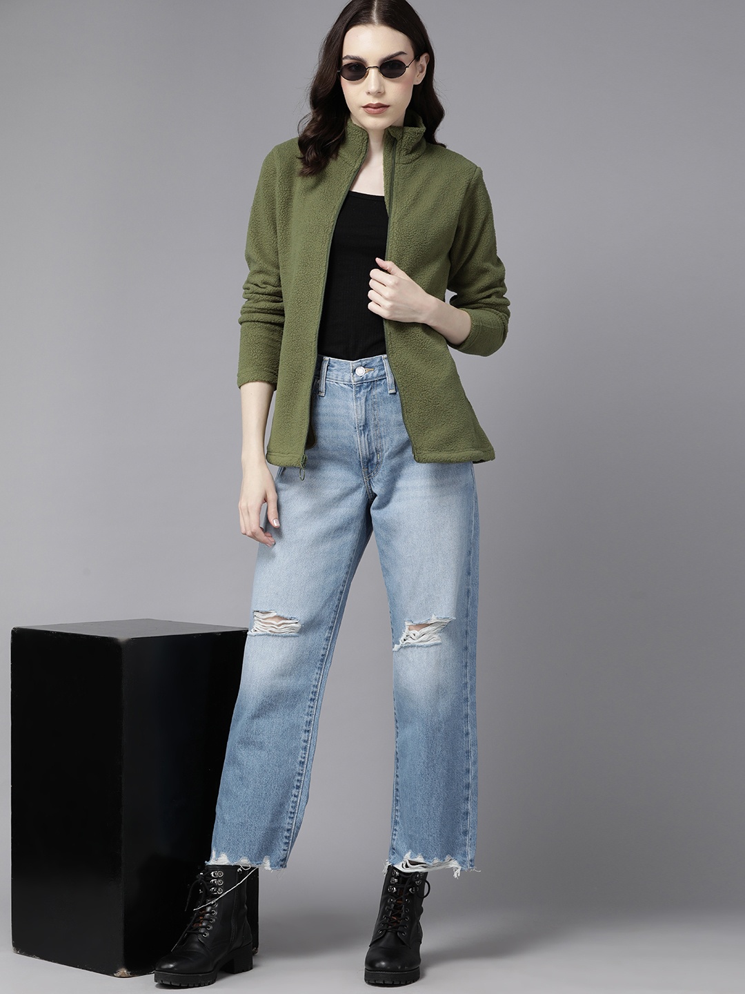 

Roadster Women Solid Front Open Sweatshirt, Olive