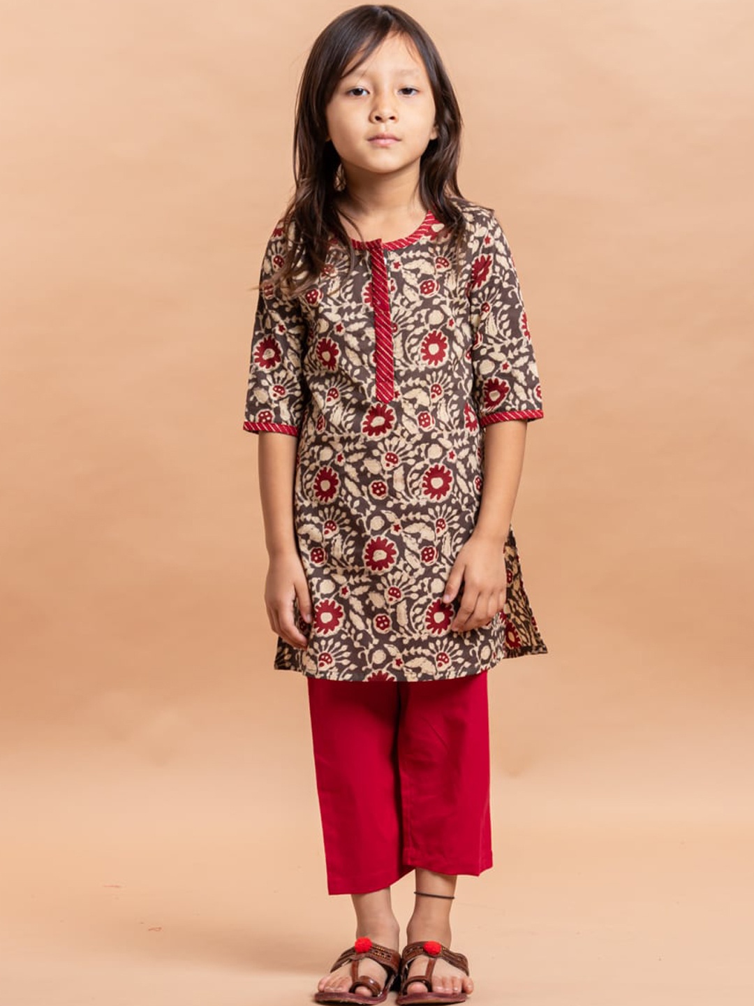 

Sangria Girls Printed Pure Cotton Kurta With Trouser, Grey