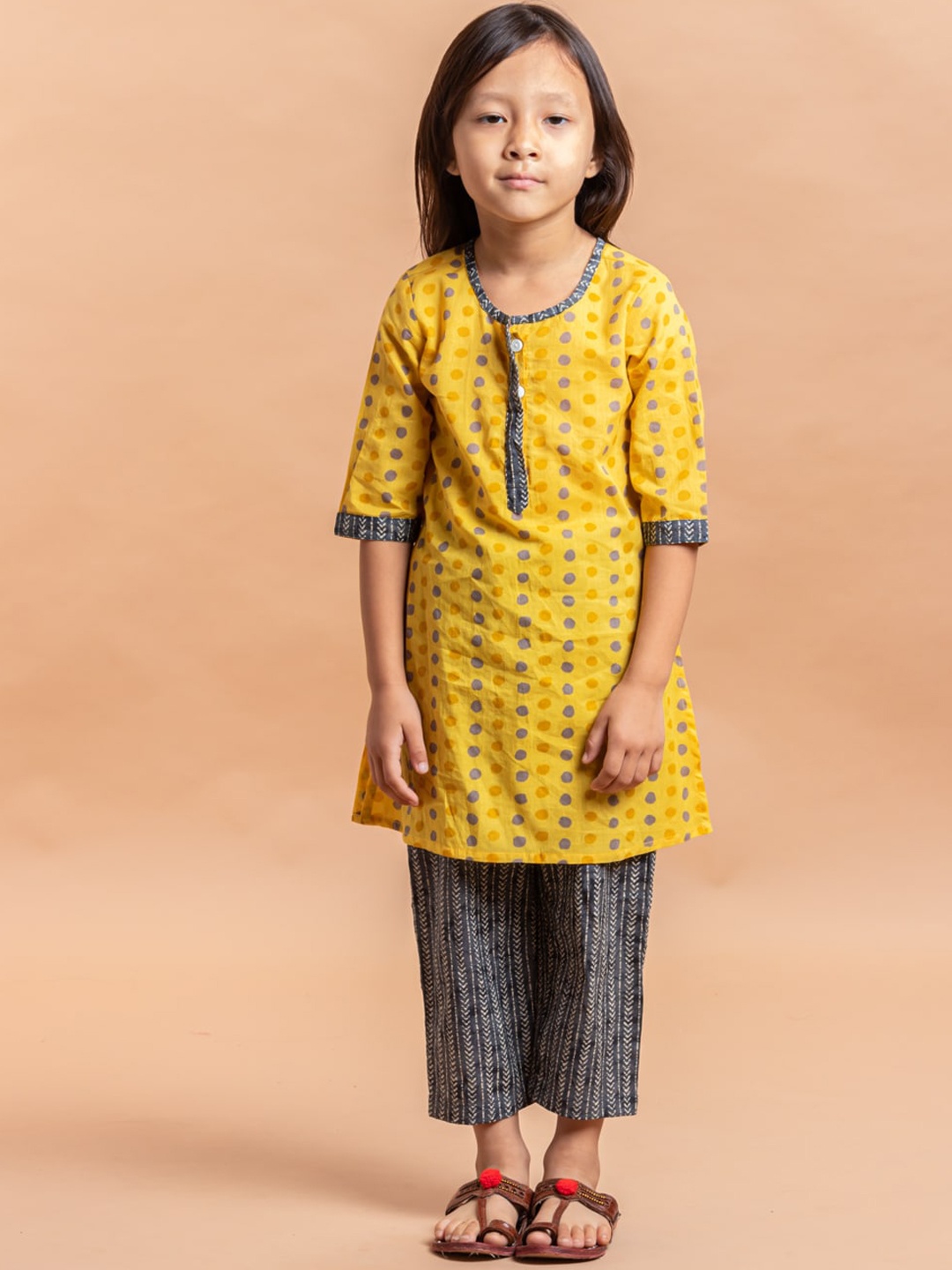 

Sangria Girls Printed Pure Cotton A-Line Kurta With Trouser, Yellow