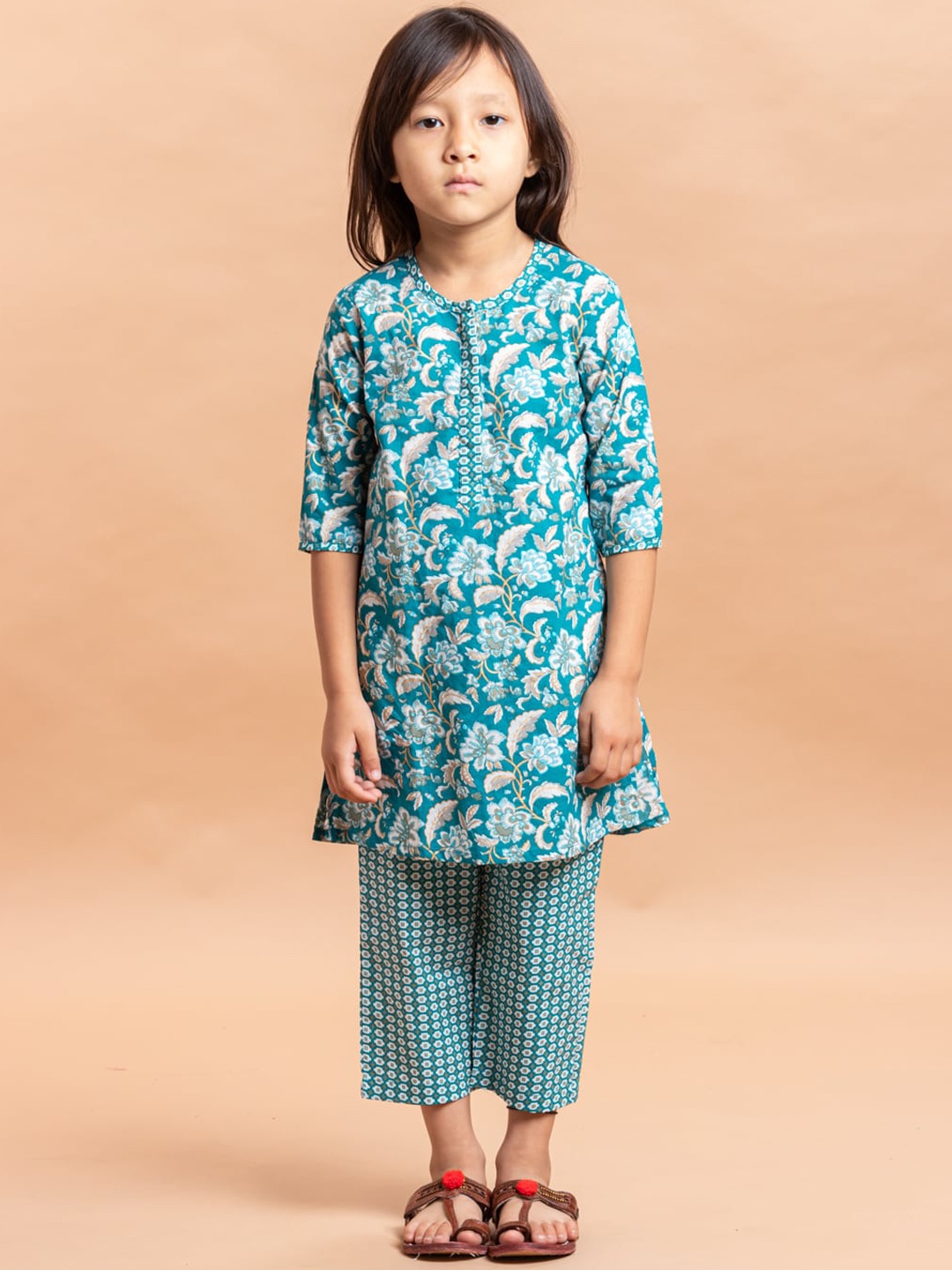 

Sangria Jaal Printed Pure Cotton Kurta with Trousers, Teal