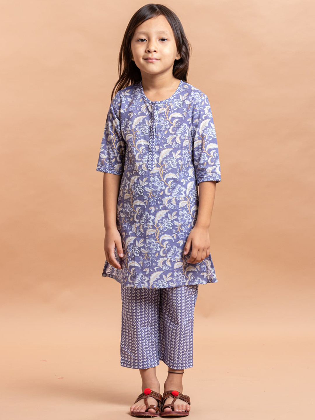 

Sangria Girls Floral Printed Pure Cotton Straight Kurta With Trousers, Mauve