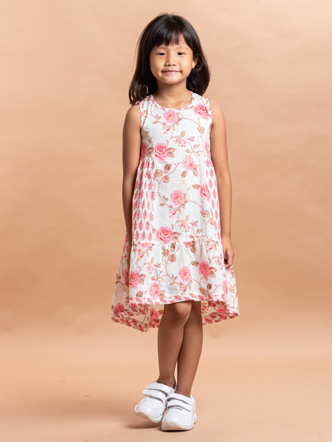 

Sangria Girls White & Pink Floral Printed Pure Cotton A-line Dress