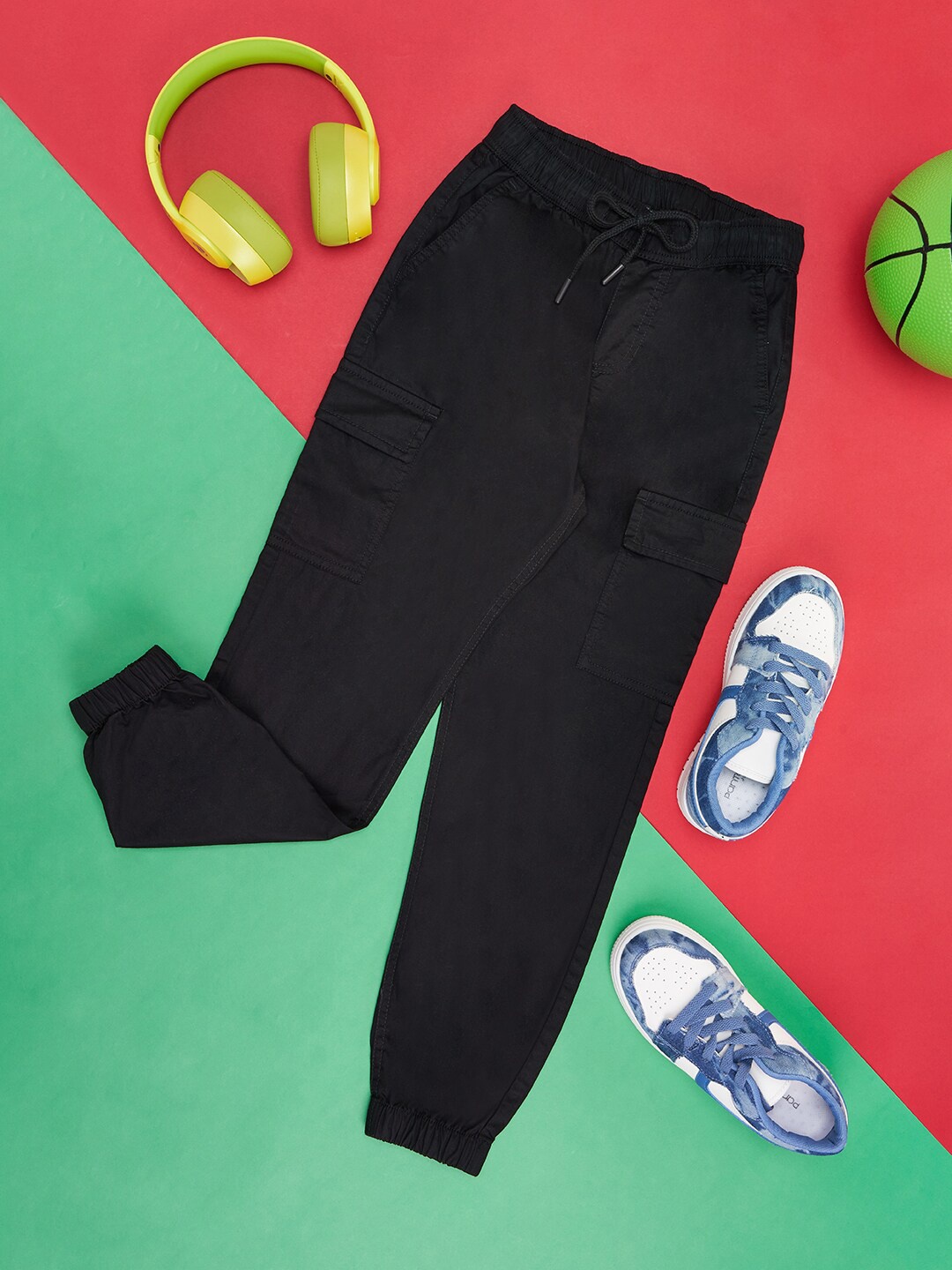 

Pantaloons Junior Boys Cotton Flat-Front Plain Joggers, Black