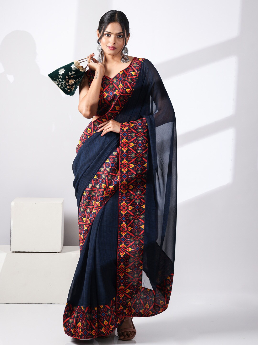 

VASTRANAND Printed Border Saree, Blue