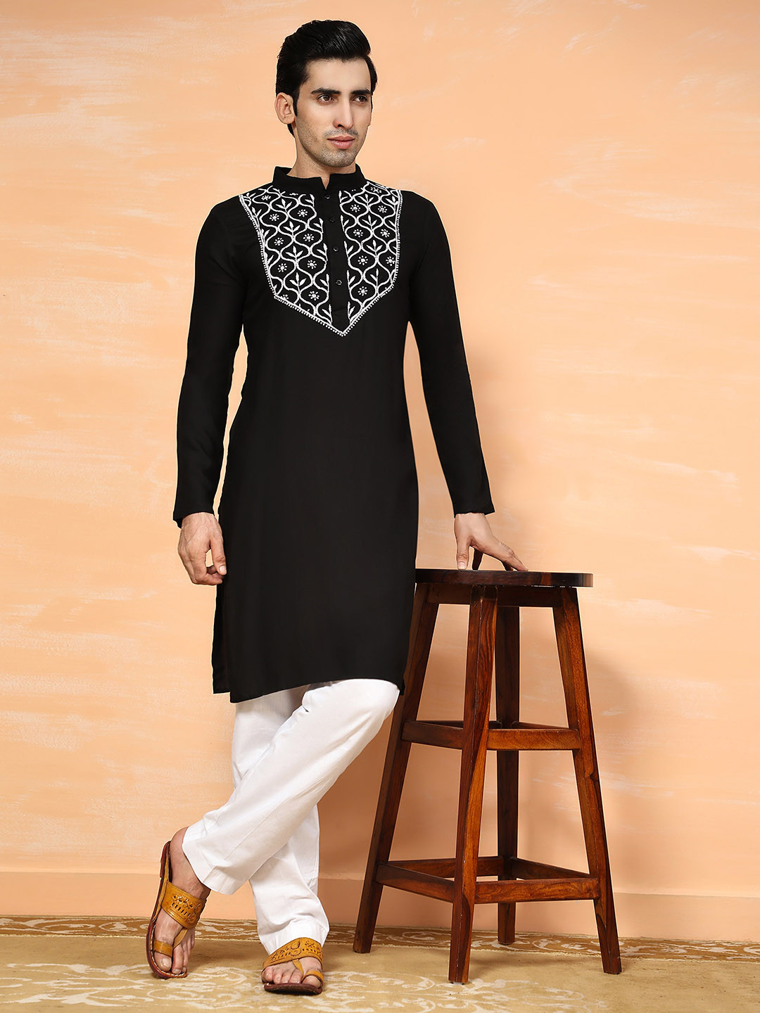 

HOUSE OF KARI Mandarin Collar Chikankari Pure Cotton Kurta, Black