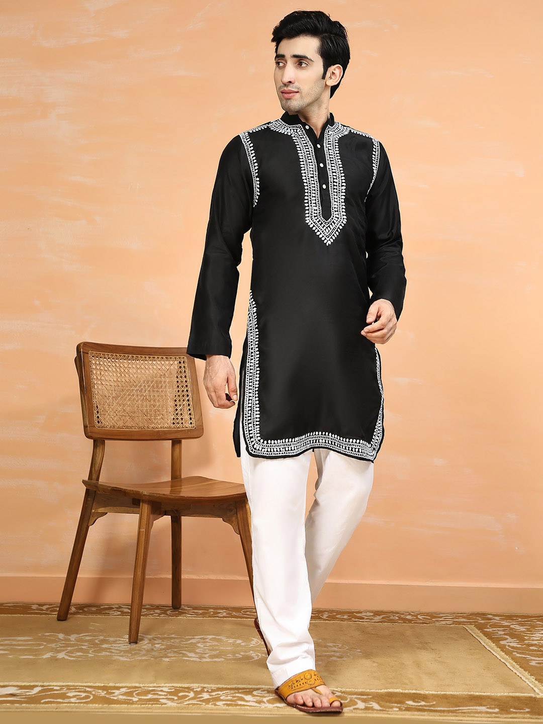 

HOUSE OF KARI Mandarin Collar Chikankari Pure Cotton Kurta, Black