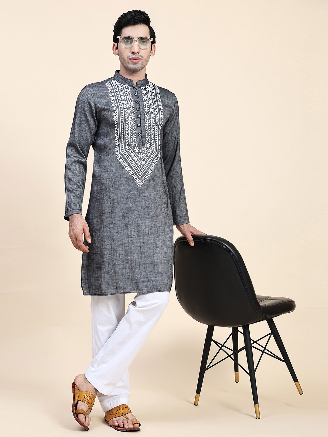 

HOUSE OF KARI Mandarin Collar Chikankari Pure Cotton Kurta, Grey