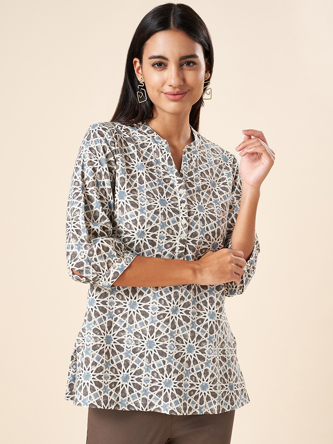 

AKKRITI BY PANTALOONS Geometric Printed Mandarin Collar top, Blue