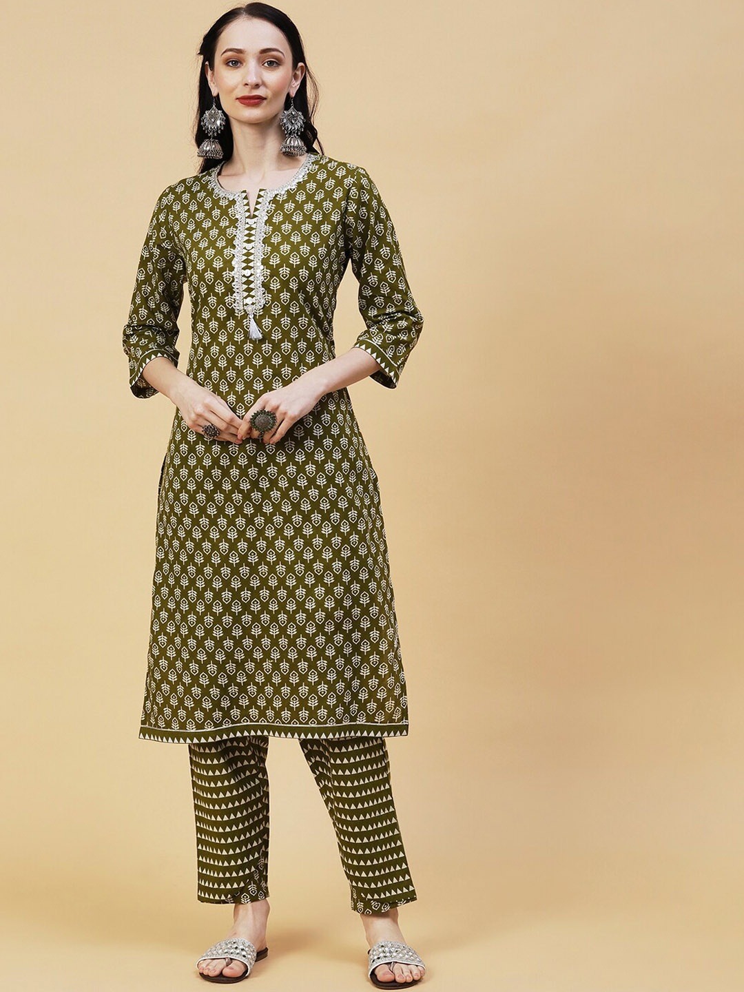 

FASHOR Green Ethnic Motifs Printed Gotta Patti Pure Cotton Kurta With Trousers