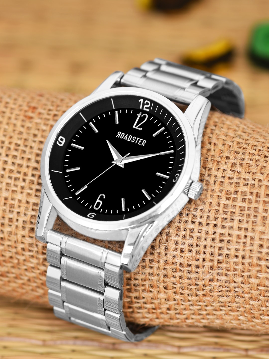 

Roadster Men Textured Dial & Bracelet Style Analog Watch HOBRD-108-BK, Black