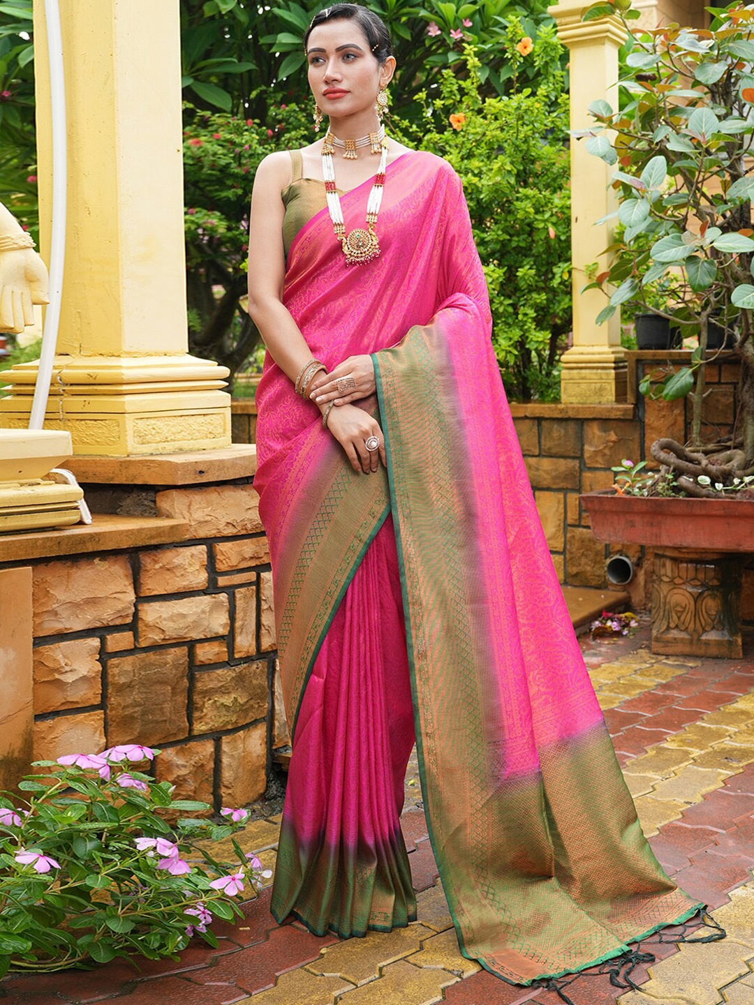 

Satrani Woven Design Zari Saree, Pink