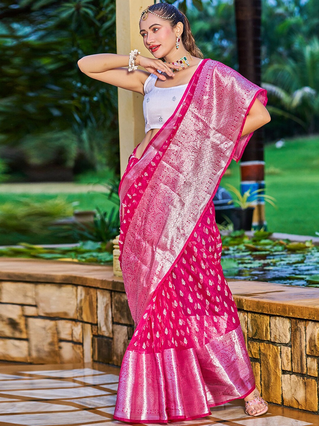 

Satrani Ethnic Motifs Printed Zari Organza Saree, Pink