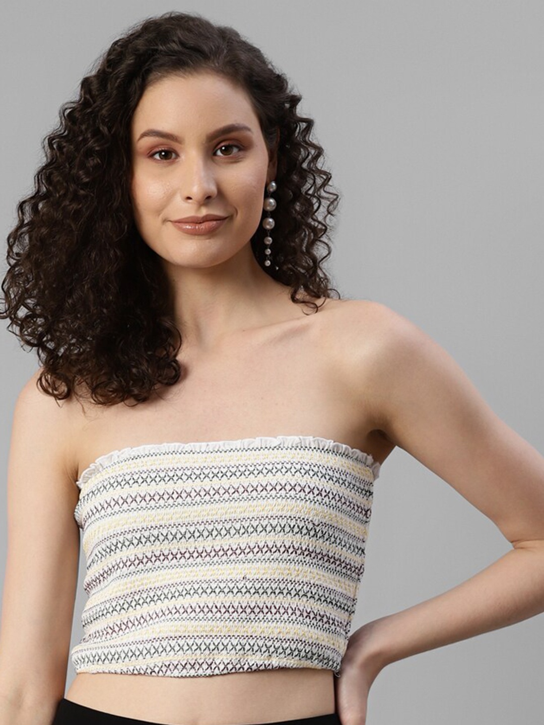 

DEEBACO Geometric Embroidered Smocked Crop Tube Top, White