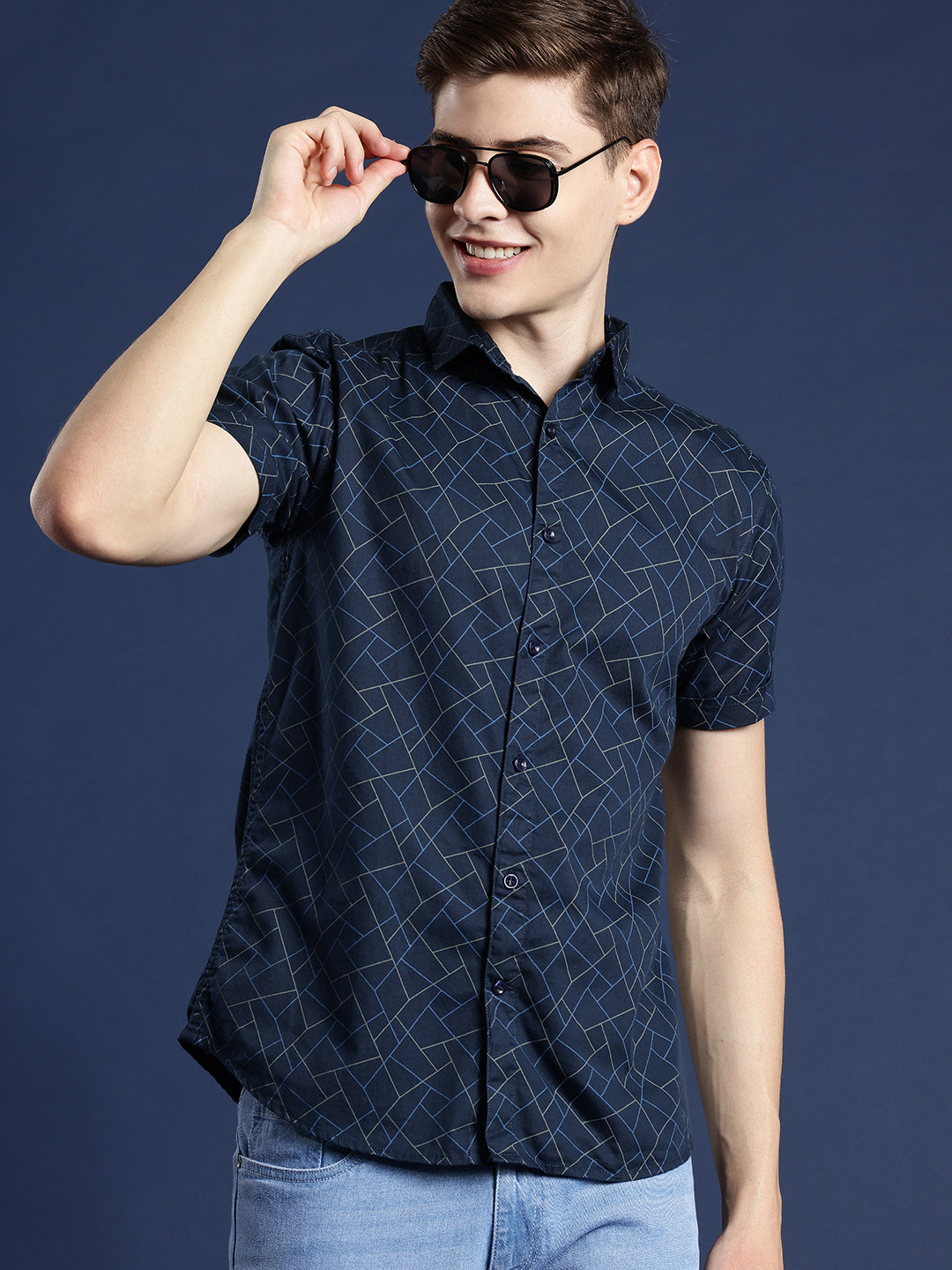 

Mast & Harbour Men Printed Pure Cotton Casual Shirt, Navy blue