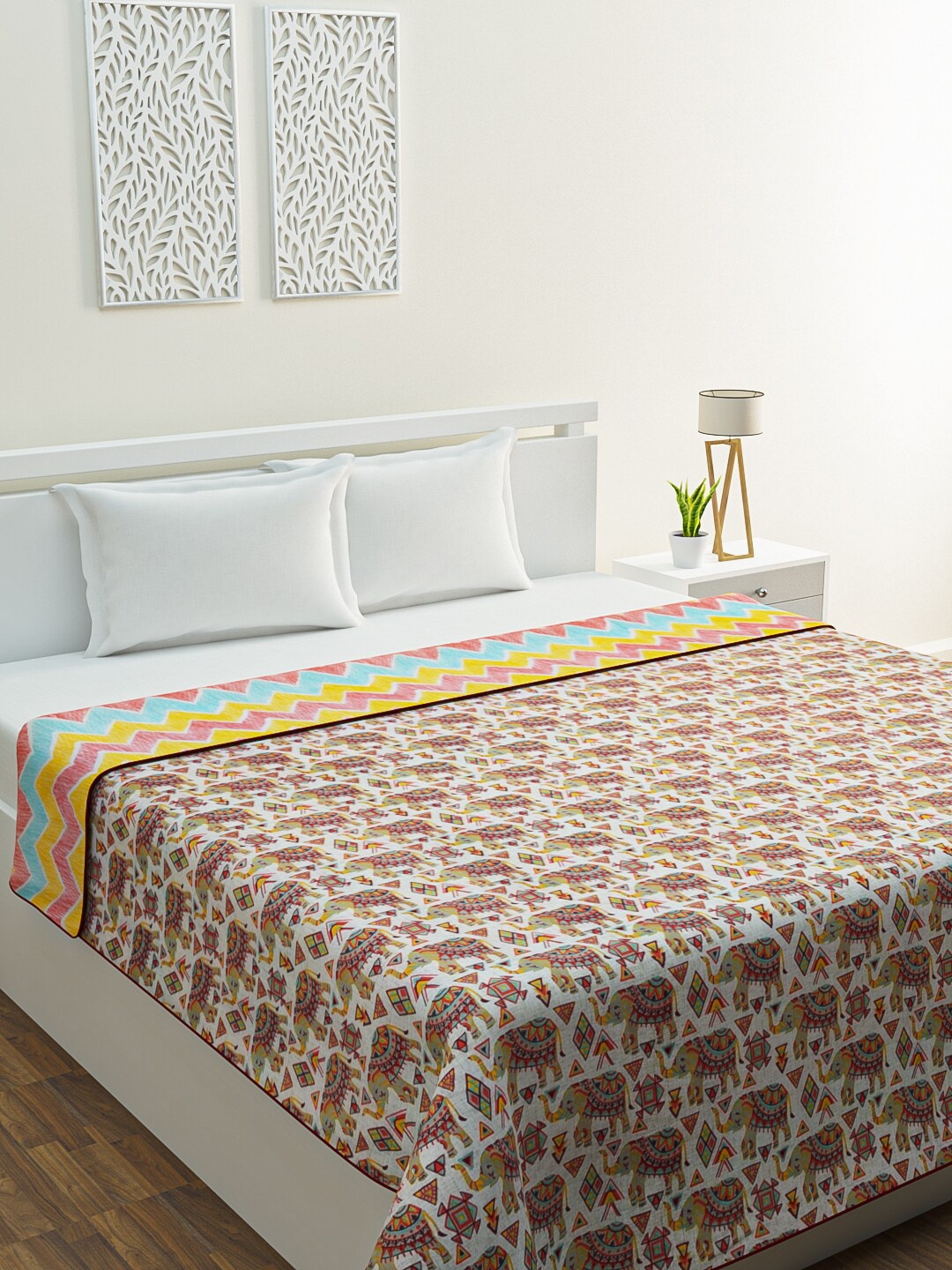 

HOME AFFAIRS Yellow & Red AC Room 300 GSM Double Bed Dohar