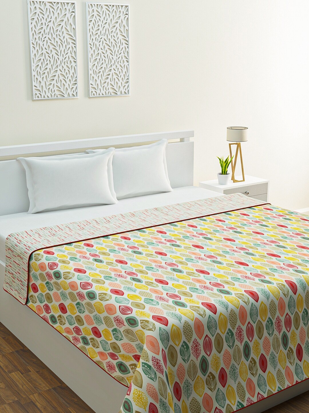 

HOME AFFAIRS Red Floral AC Room 300 GSM Double Bed Dohar