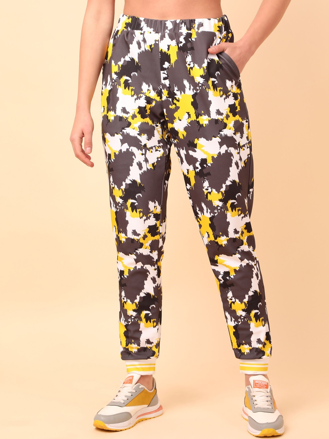 

J Turritopsis Women Digital Printed Joggers, Grey