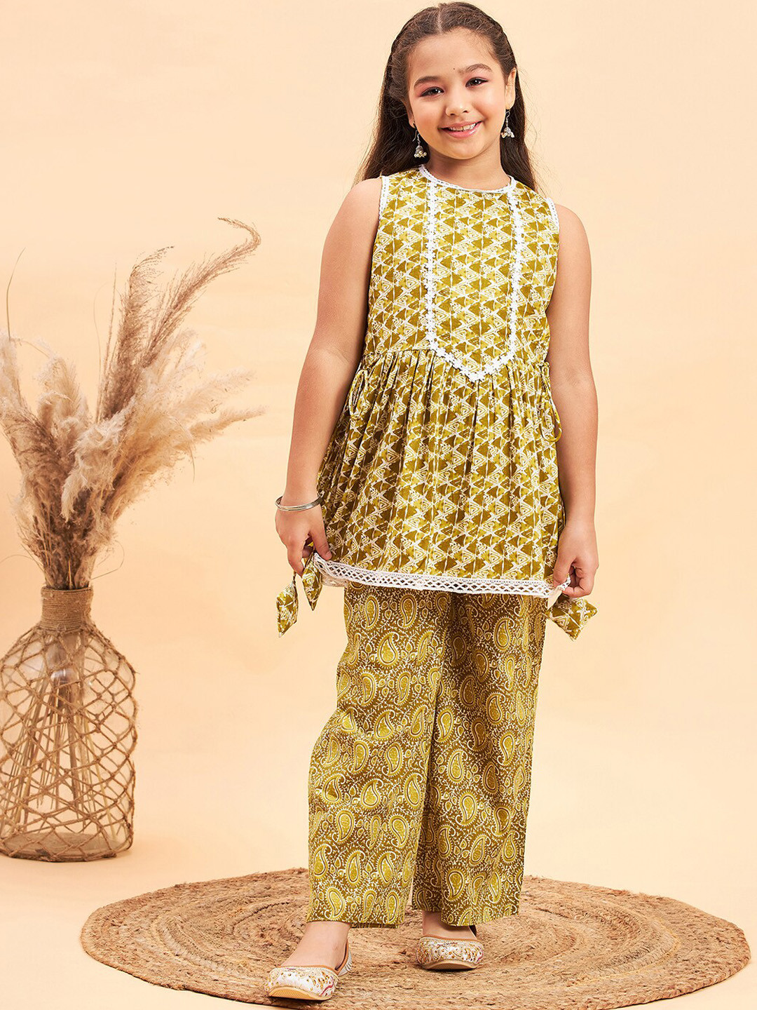 

Stylo Bug Girls Geometric Printed Gotta Patti Pure Cotton Kurta with Palazzos, Mustard