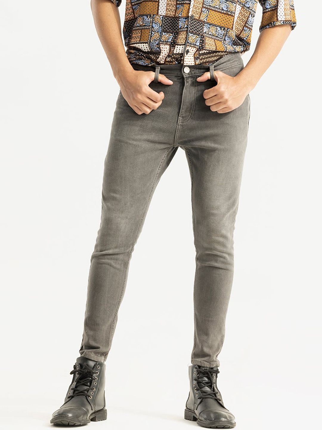 

Snitch Men Grey Skinny Fit Mid-Rise Clean Look Light Fade Stretchable Jeans