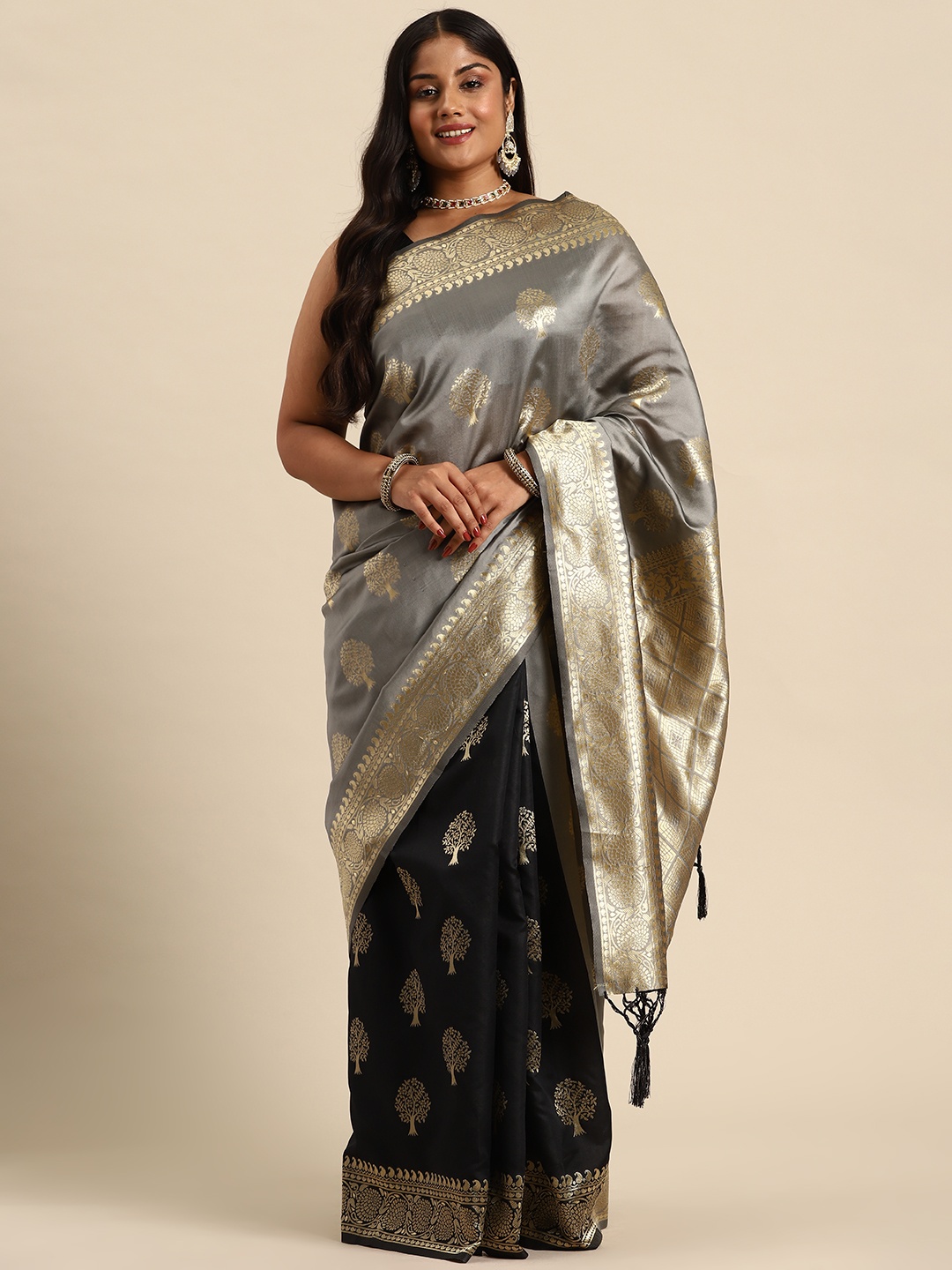 

Sztori Floral Zari Banarasi Saree, Grey