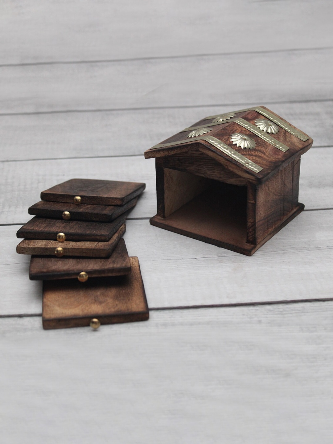 

SHREE KALA HOME DECOR Brown 6-Pieces Wooden Square Coasters with Hut