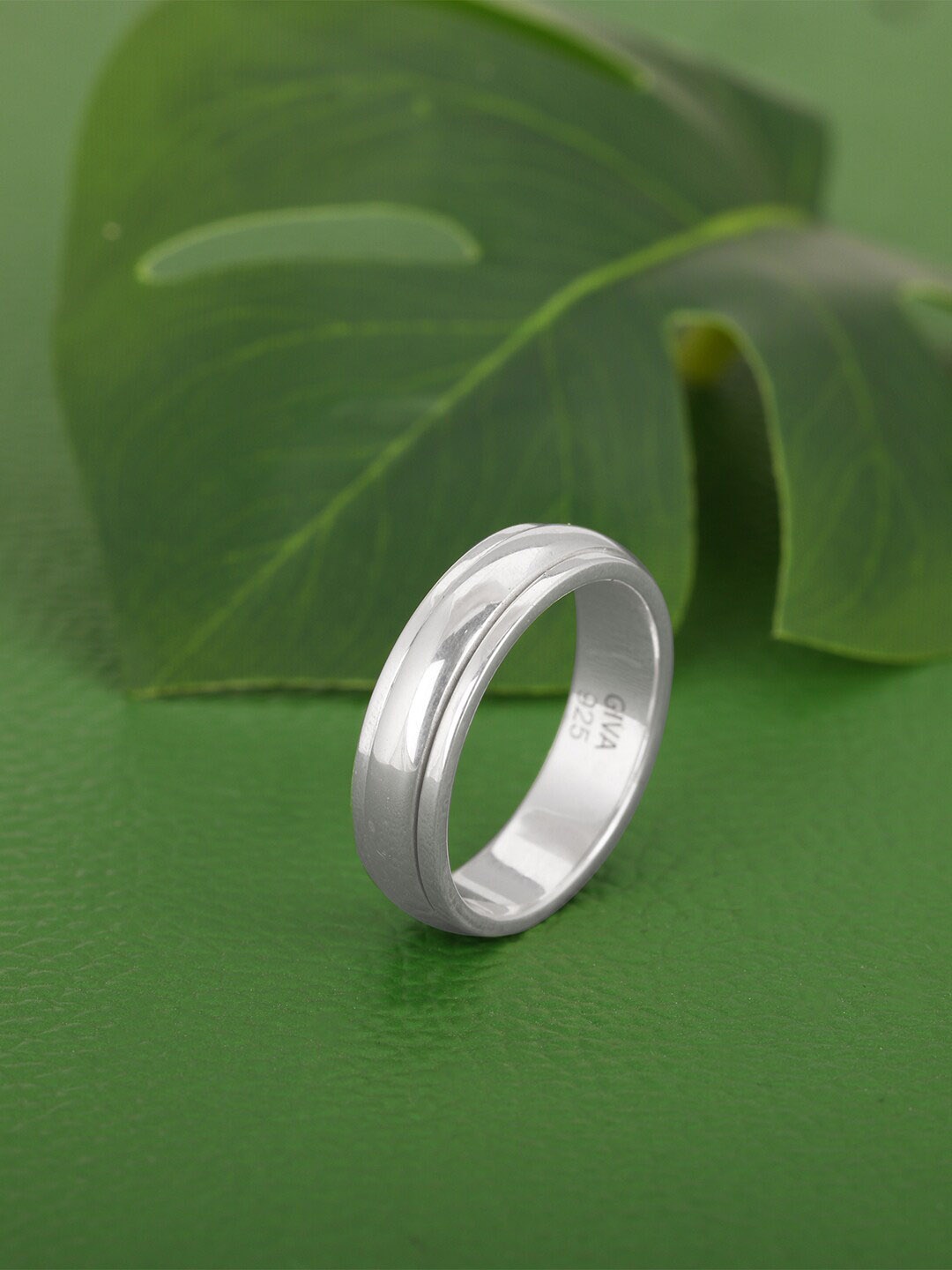 

GIVA Men 925 Sterling Silver Rhodium-Plated Sublime Simplicity Finger Ring
