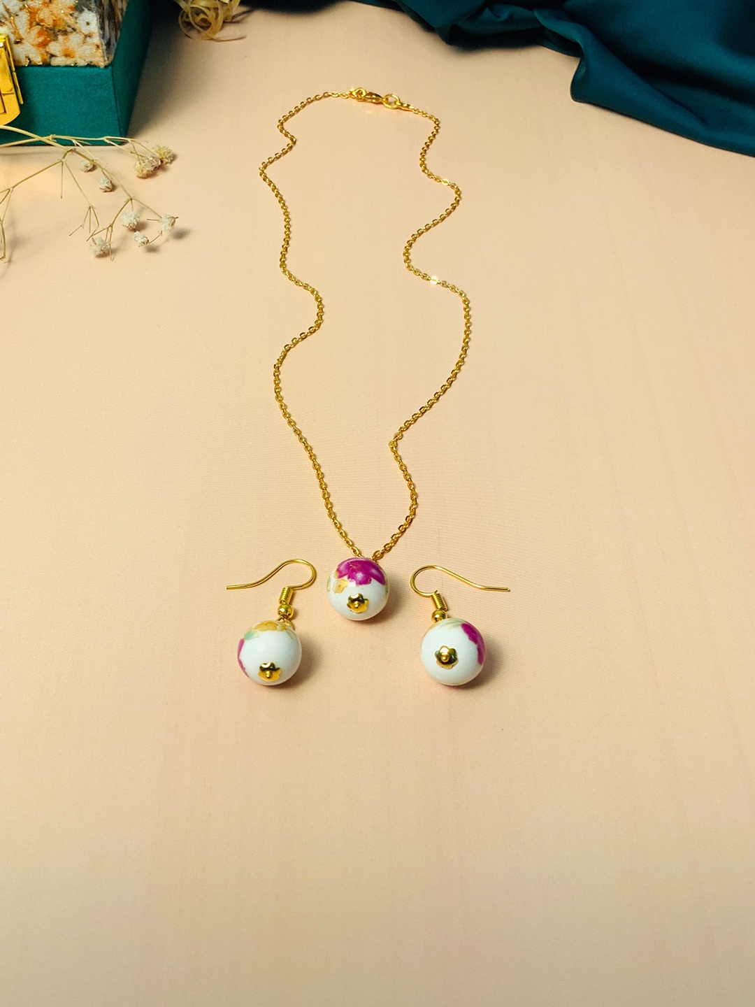 

ABDESIGNS Gold-Plated Pendant Chain With Pair Of Earrings