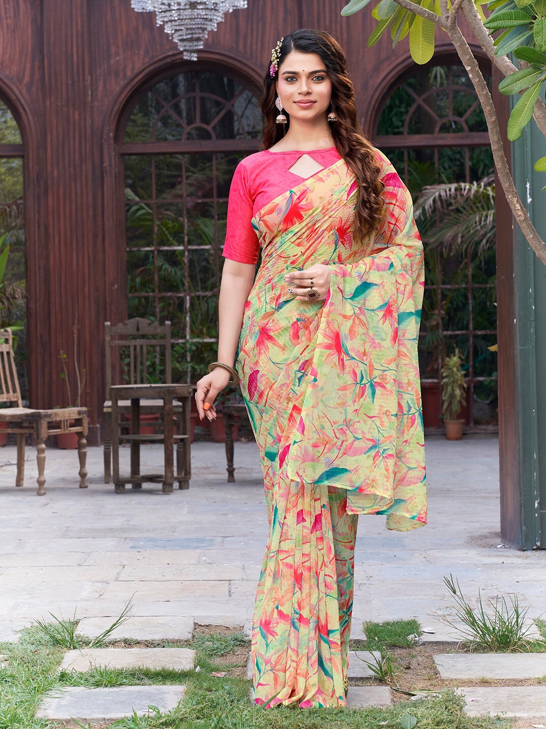 

SARIYA Floral Printed Sequinned Pure Georgette Saree, Yellow