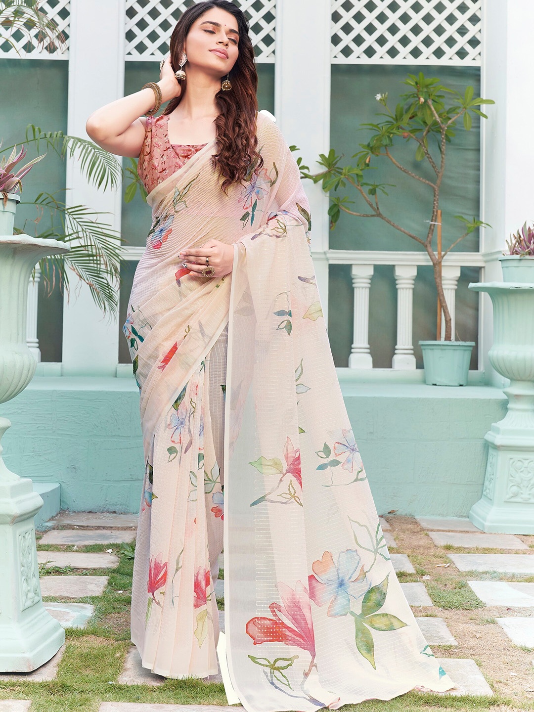

SARIYA Floral Printed Sequinned Pure Georgette Saree, White