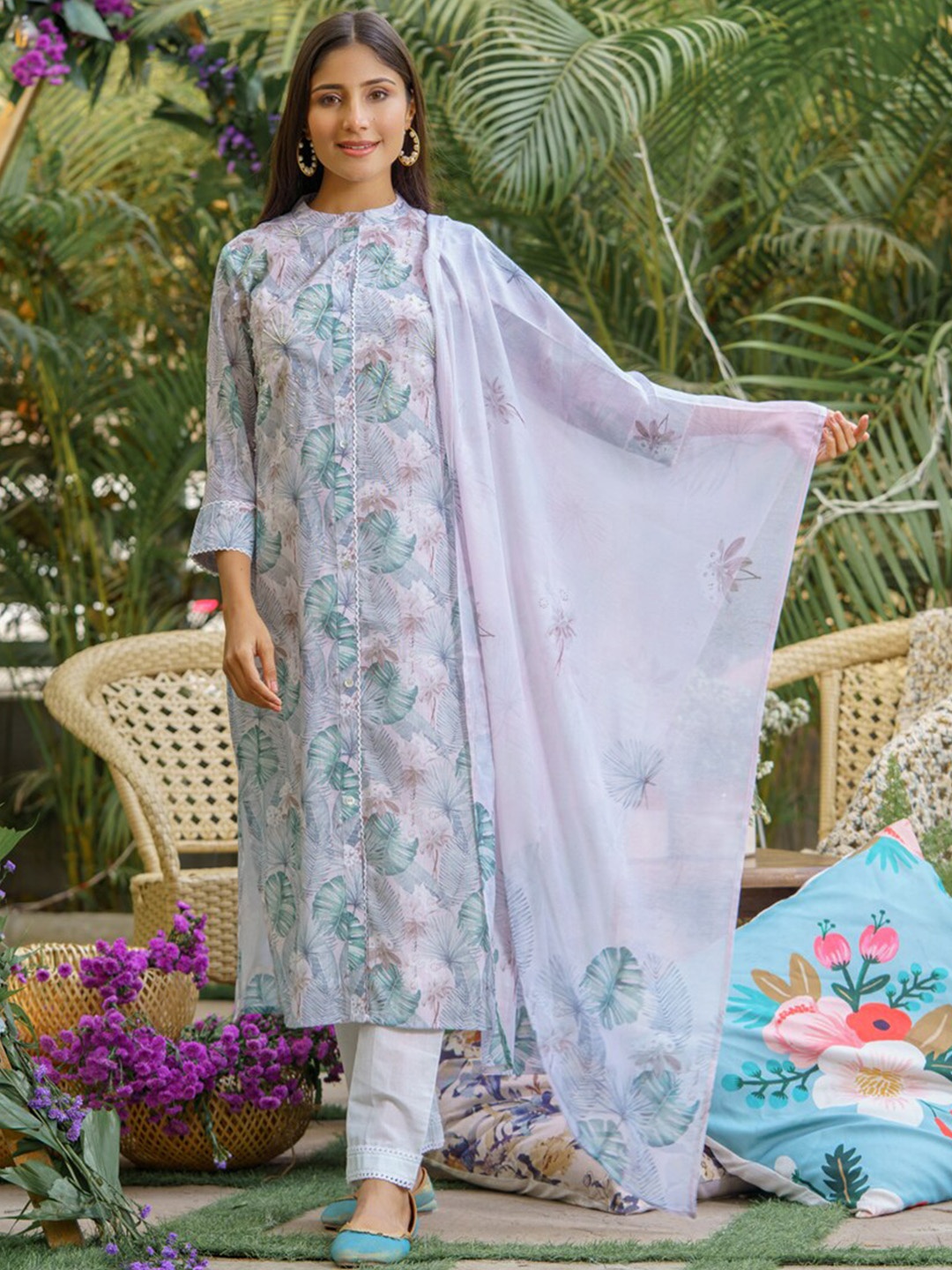 

Ishin Lavender Floral Printed Mandarin Collar Linen Kurta Set With Dupatta