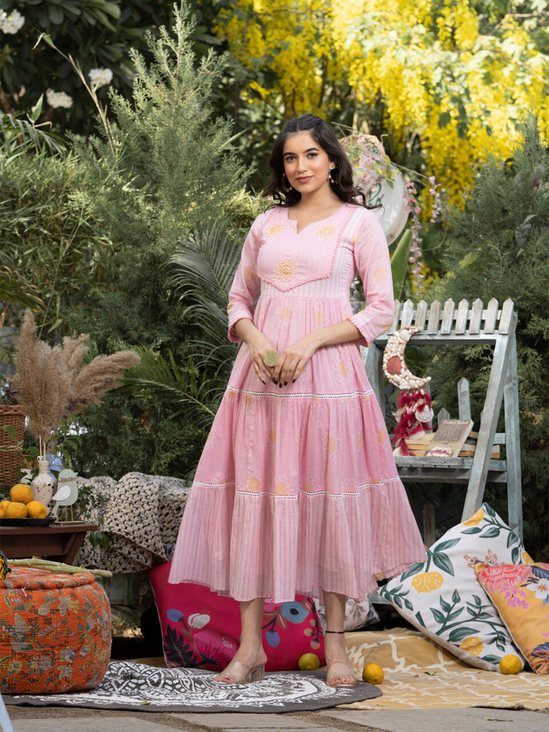 

Ishin Pink Floral Printed Round Neck Gathered Detailed Cotton Fit & Flare Midi Dress