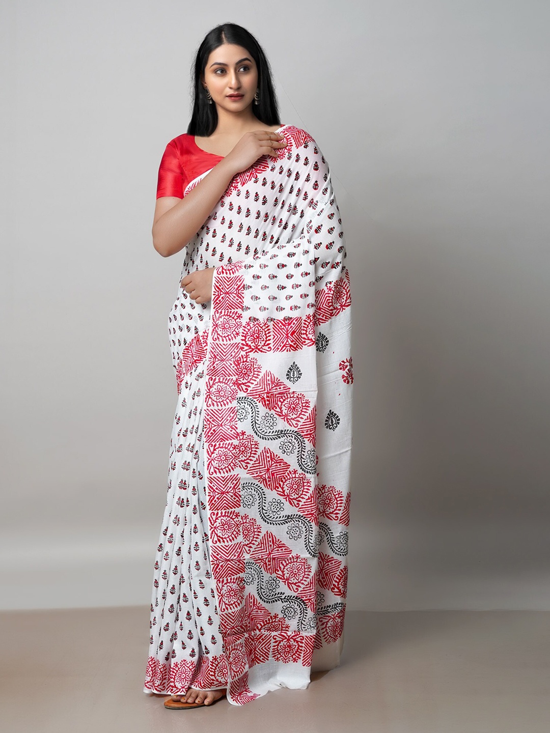 

Unnati Silks Ethnic Motifs Printed Pure Cotton Block Print Saree, White