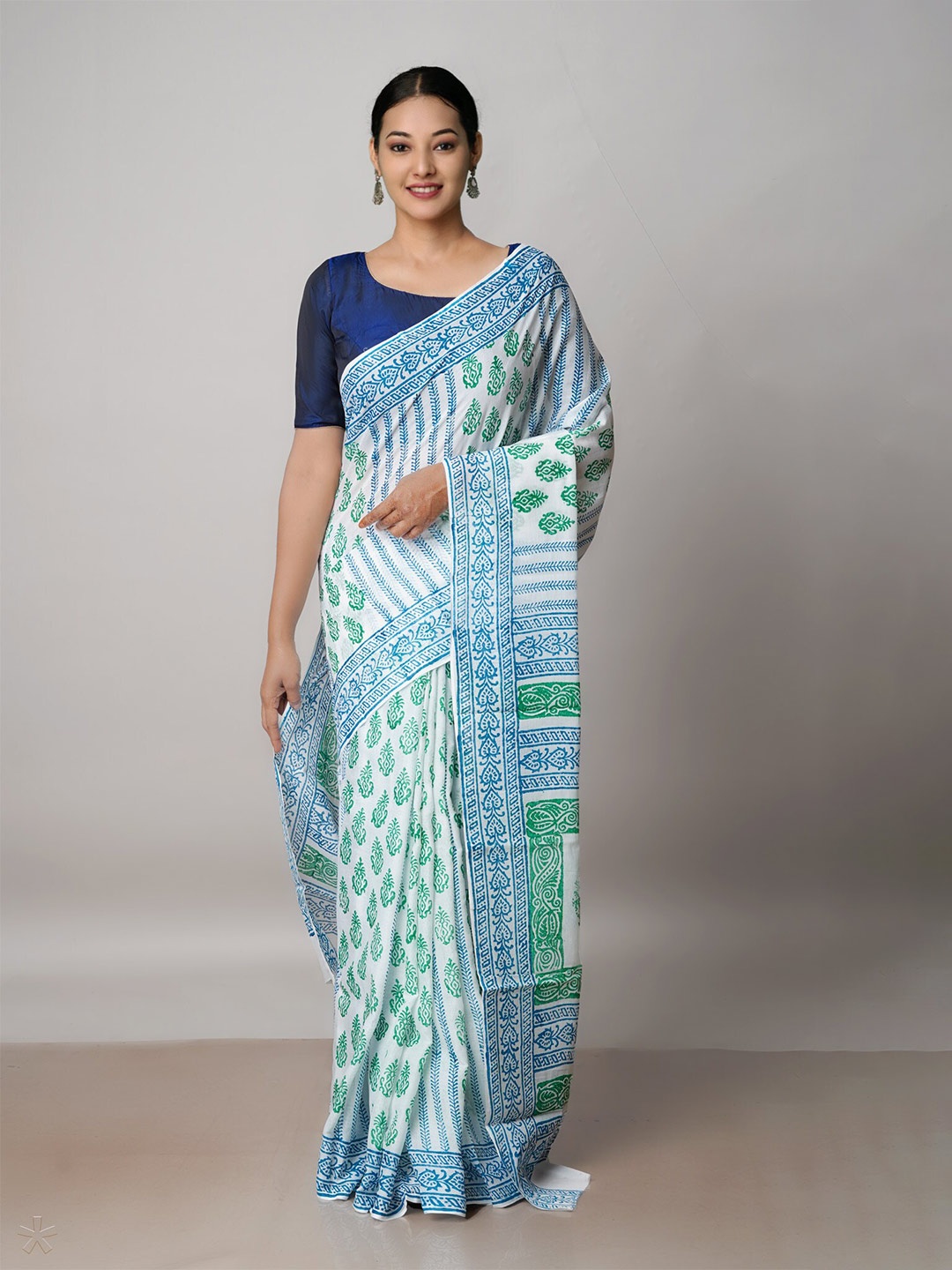 

Unnati Silks Floral Pure Cotton Block Print Saree, White