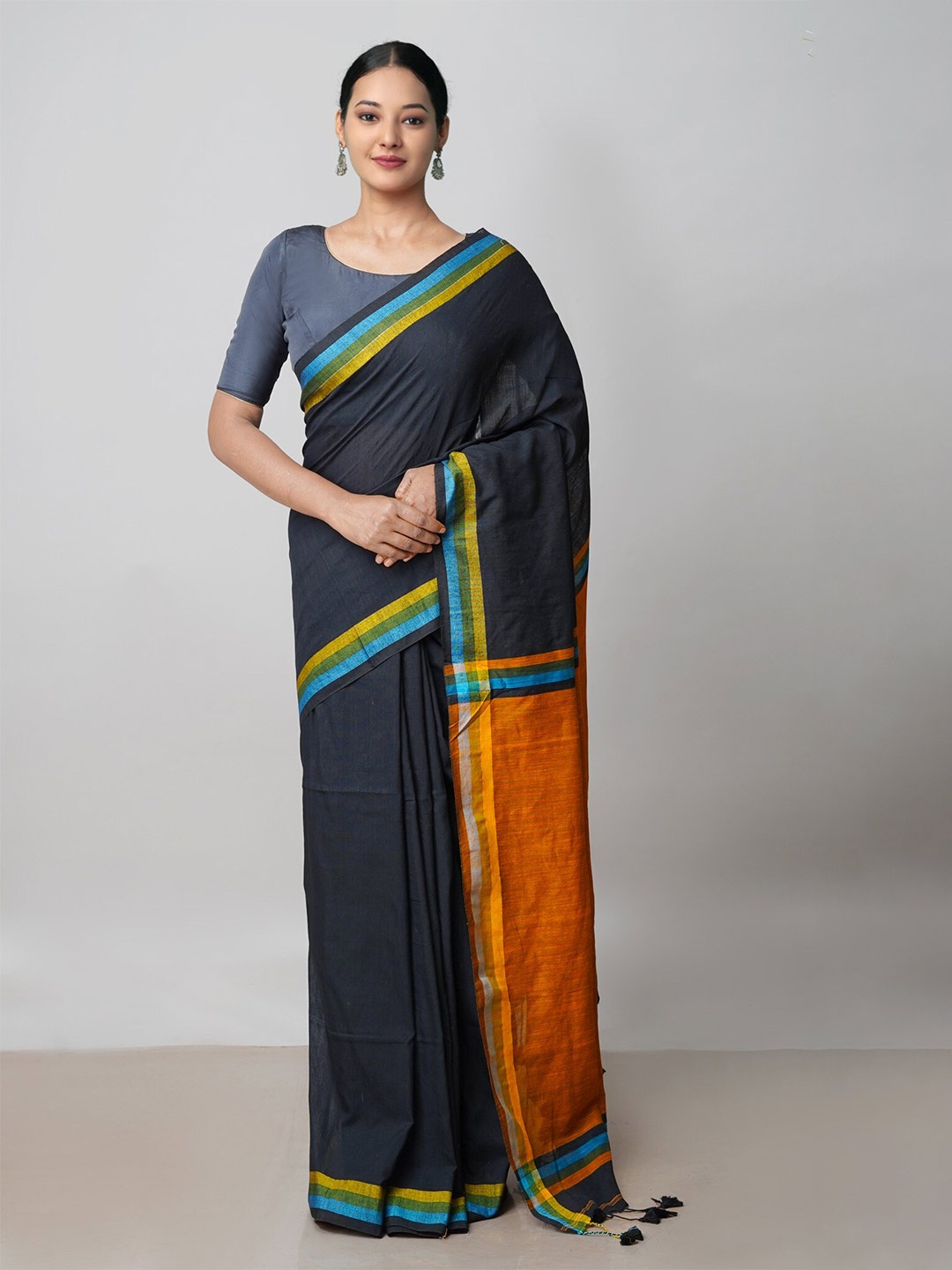 

Unnati Silks Pure Linen Jamdani Saree, Black