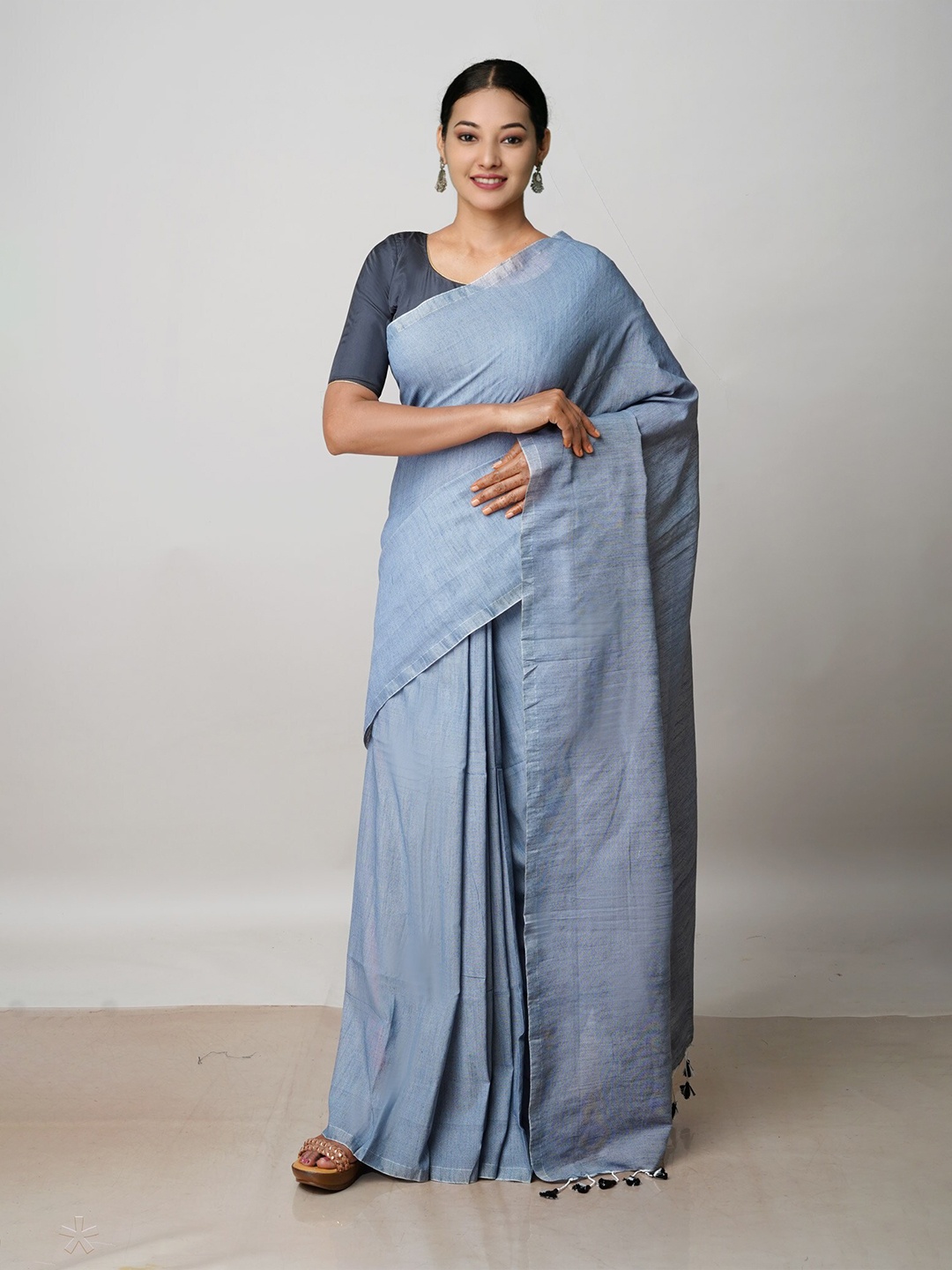 

Unnati Silks Pure Linen Jamdani Saree, Grey