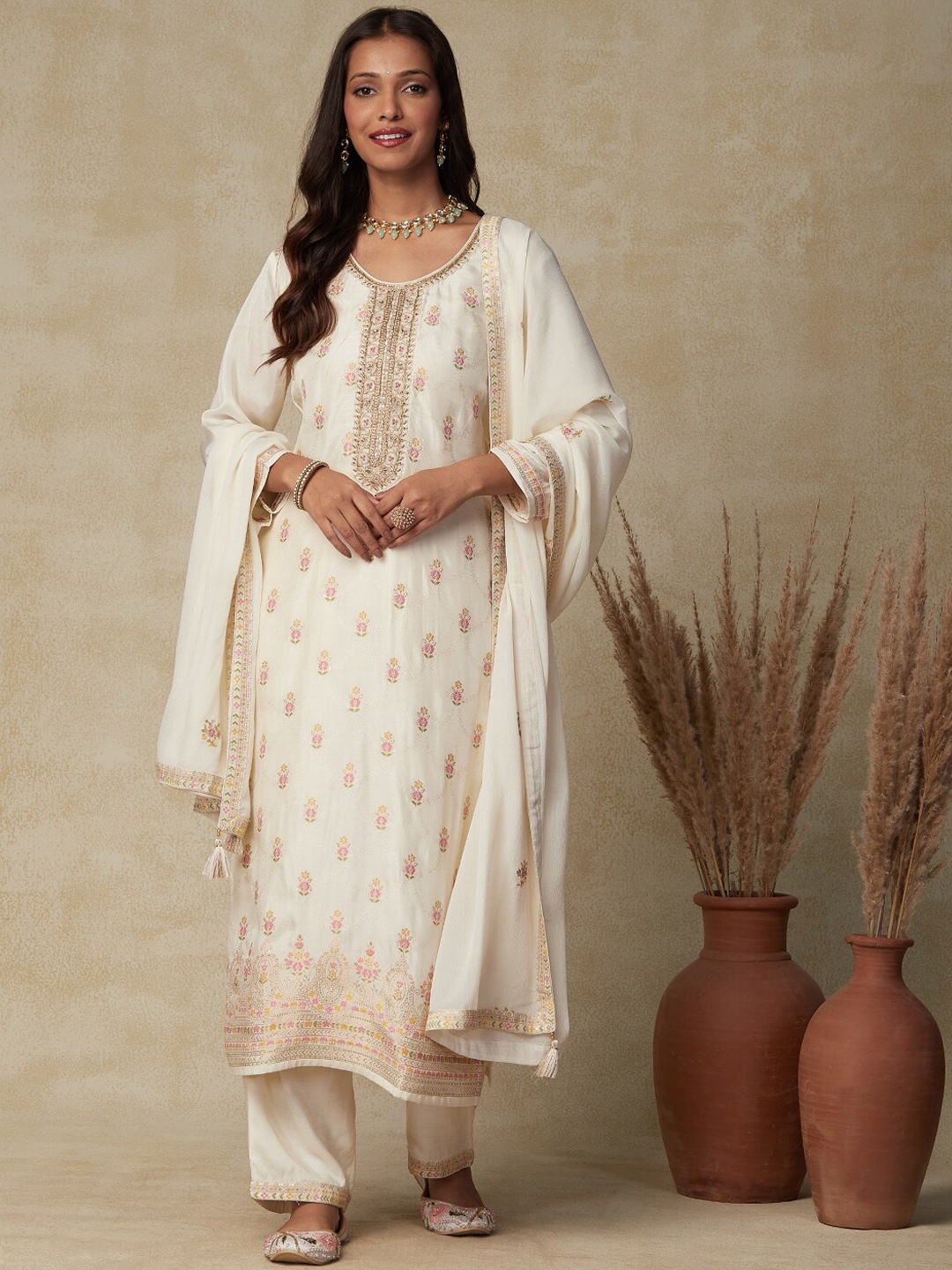

FASHOR Off-White Floral Woven Design Sequinned Kurta With Trousers & Dupatta