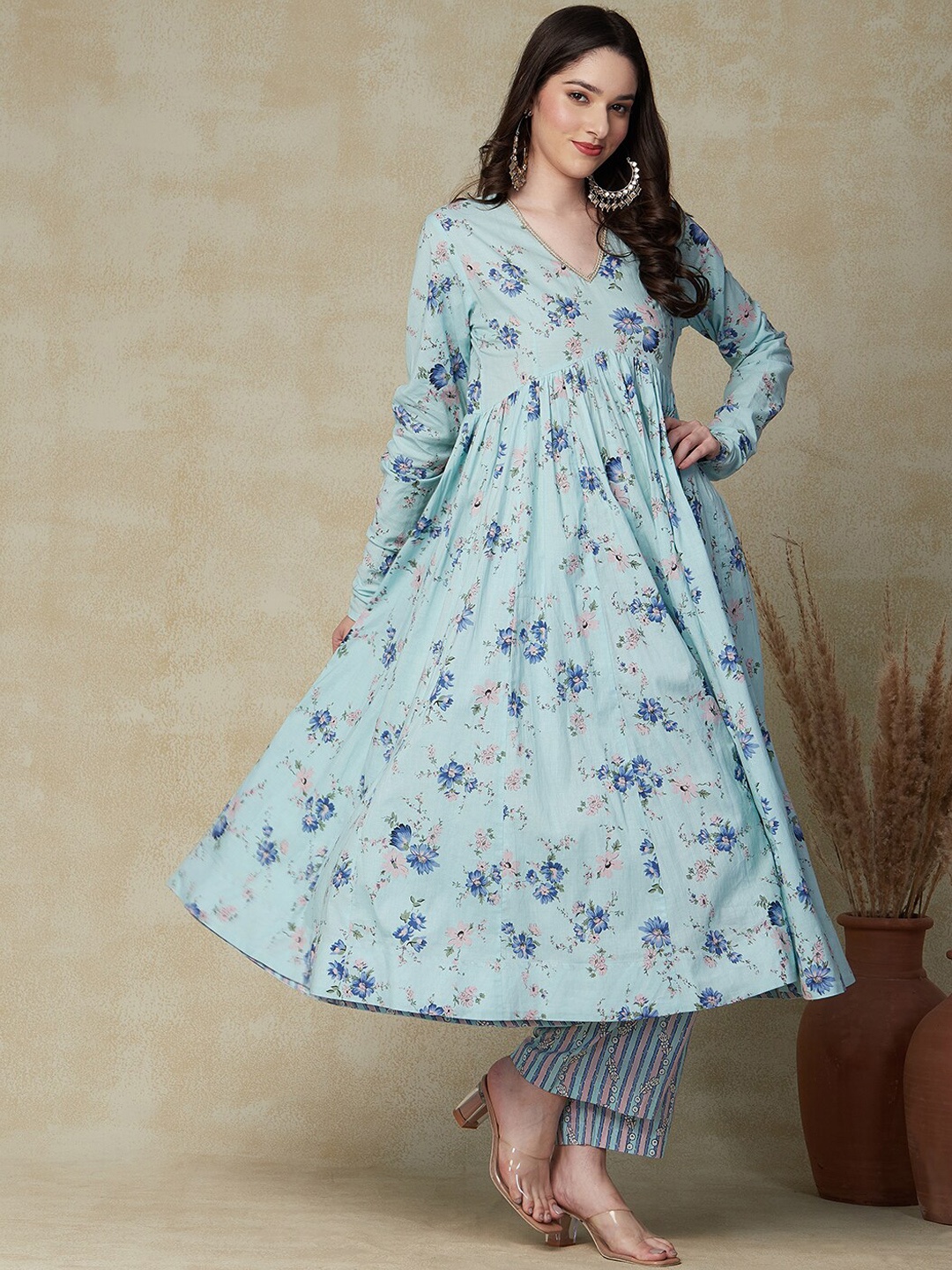 

FASHOR Floral Printed Empire Gotta Patti Pure Cotton Kurta with Palazzos, Green