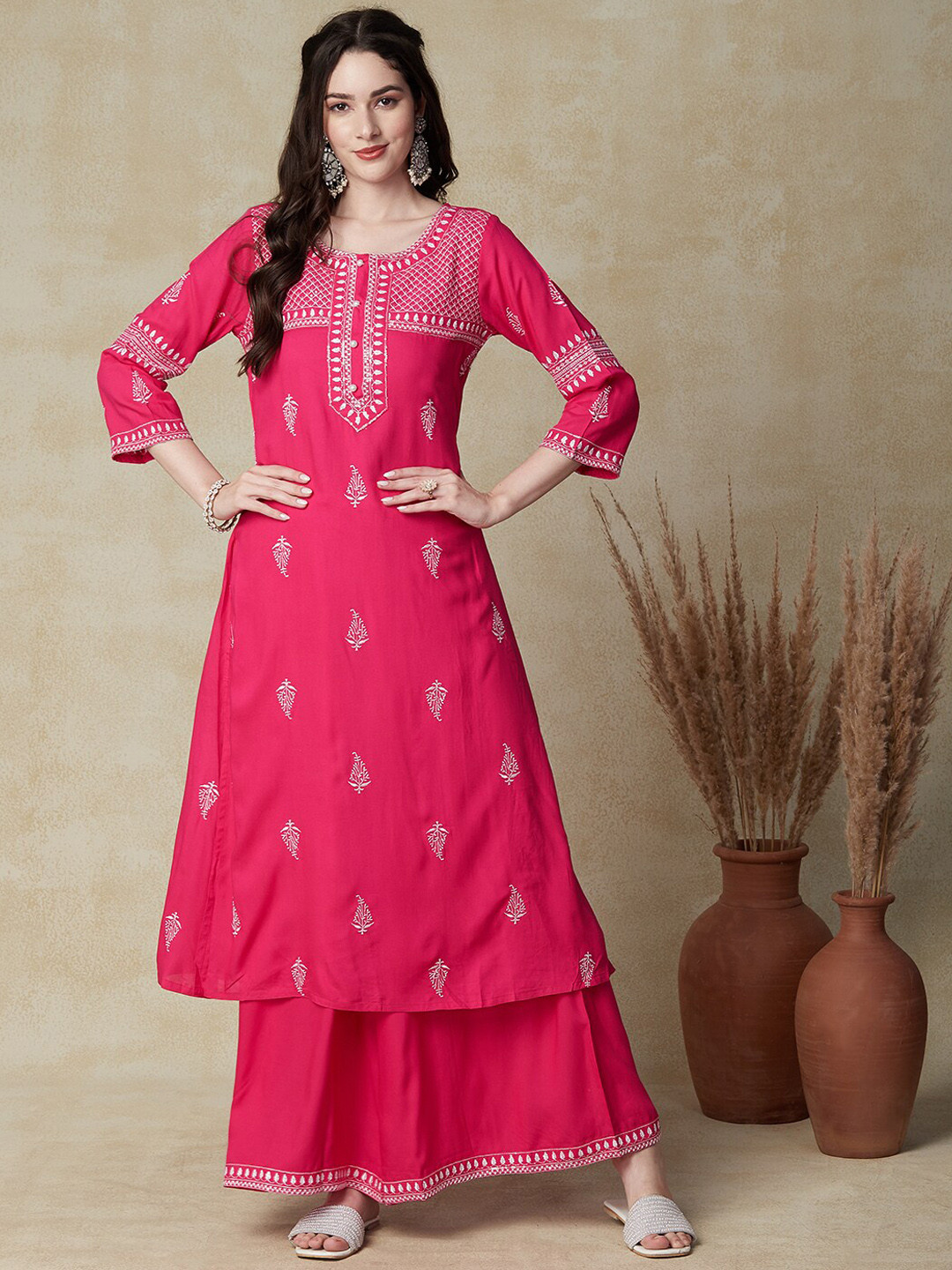 

FASHOR Ethnic Motifs Embroidered Three-Quarter Sleeves Thread Work Kurta Set, Pink