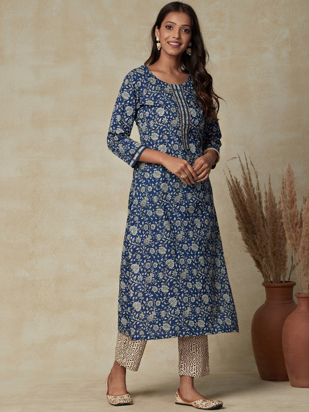 

FASHOR Blue Floral Printed Gotta Patti Straight Pure Cotton Kurta With Trousers