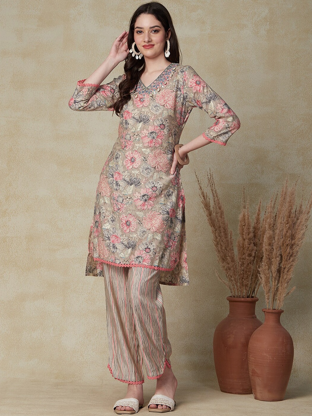 

FASHOR Taupe & Pink Floral Printed Mirror Work Kurta With Trousers