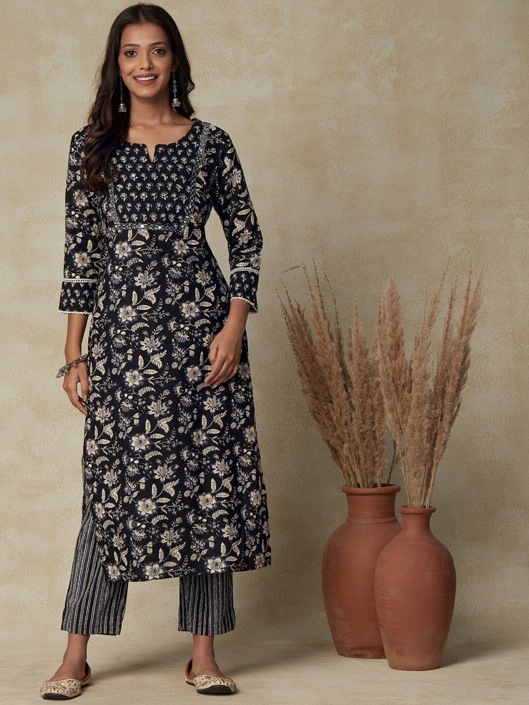 

FASHOR Floral Printed Regular Mirror Work Pure Cotton Kurta with Trousers, Black