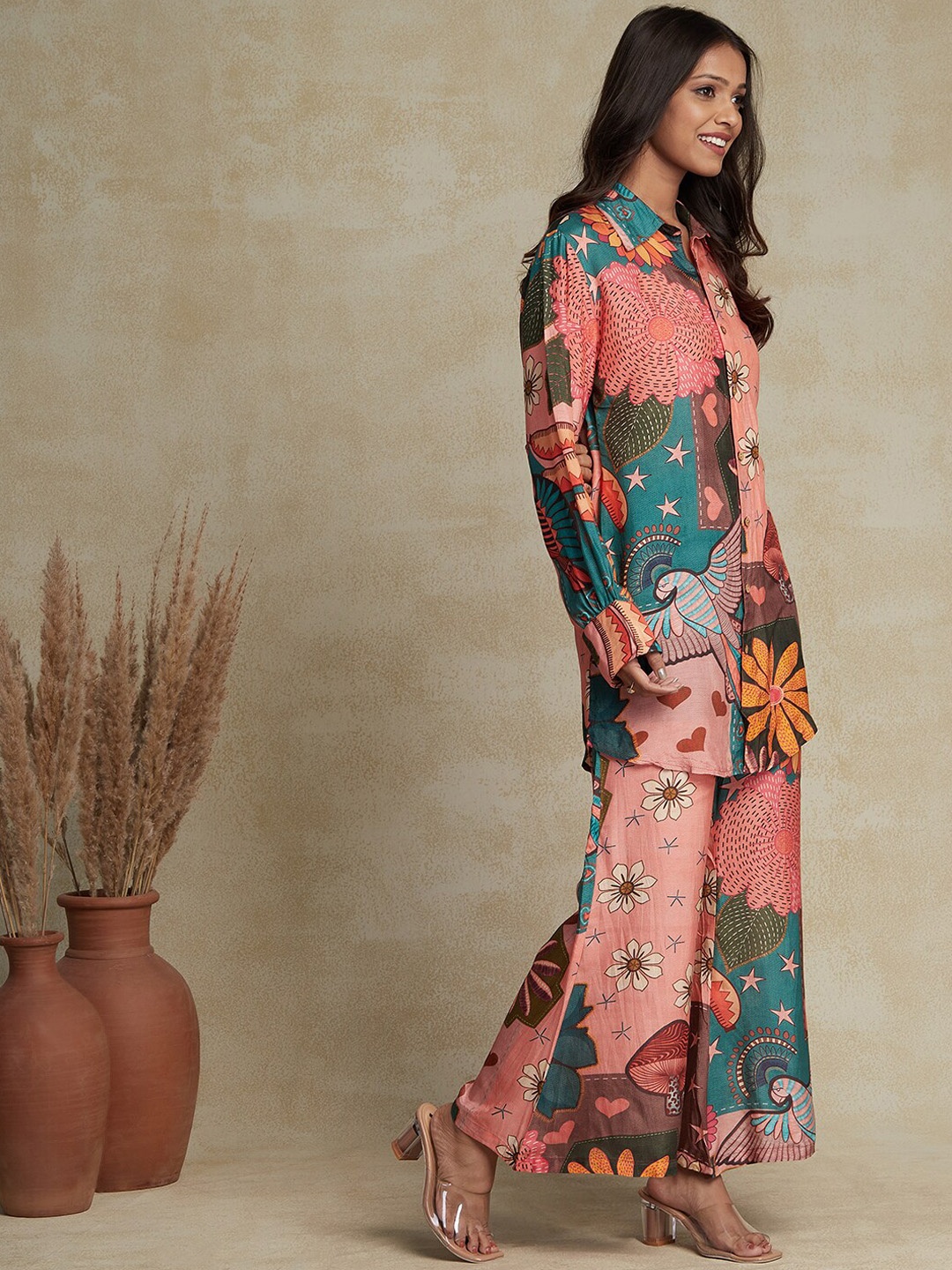 

FASHOR Peach-Coloured Floral Printed Spread Collar Shirt With Trouser