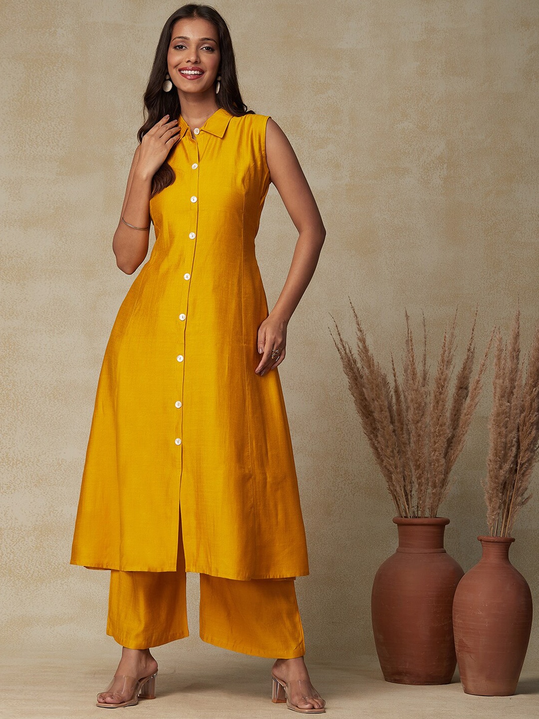 

FASHOR Spread Collar Regular Kurta with Palazzos, Yellow