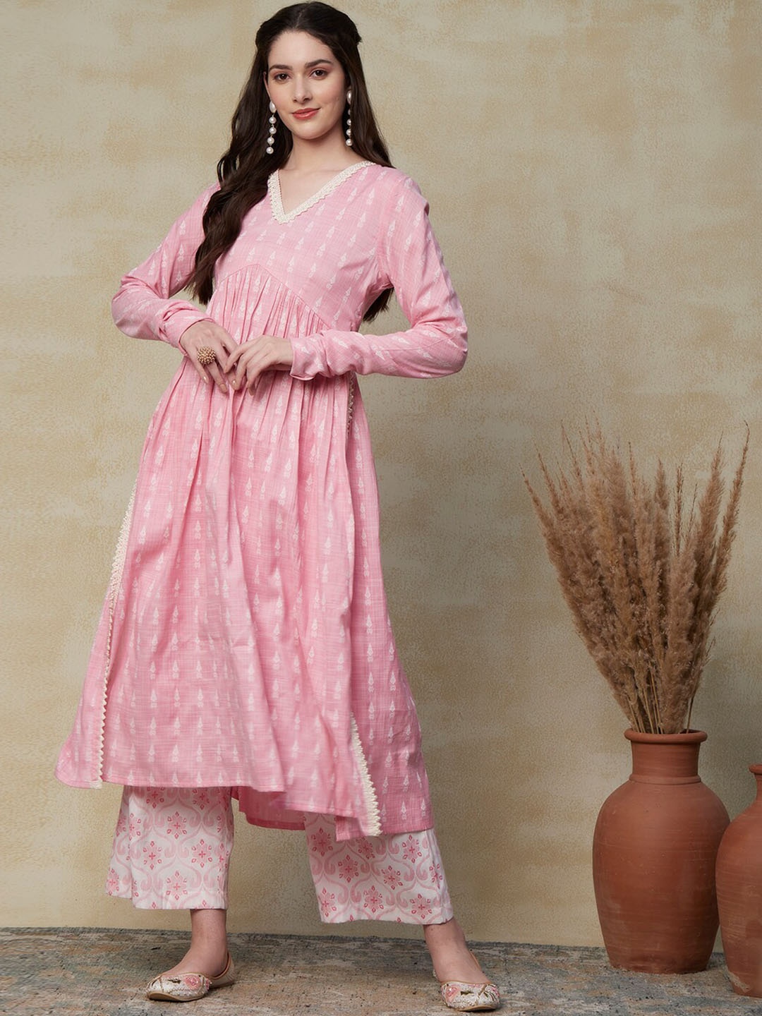 

FASHOR Pink Ethnic Motifs Gotta Patti Empire A-Line Pure Cotton Kurta With Palazzos